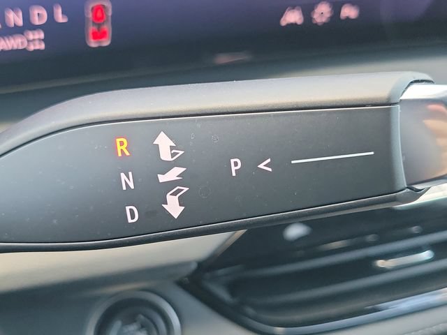 Used 2025 Buick Enclave Avenir w/ Super Cruise Package AWD/4WD image 27