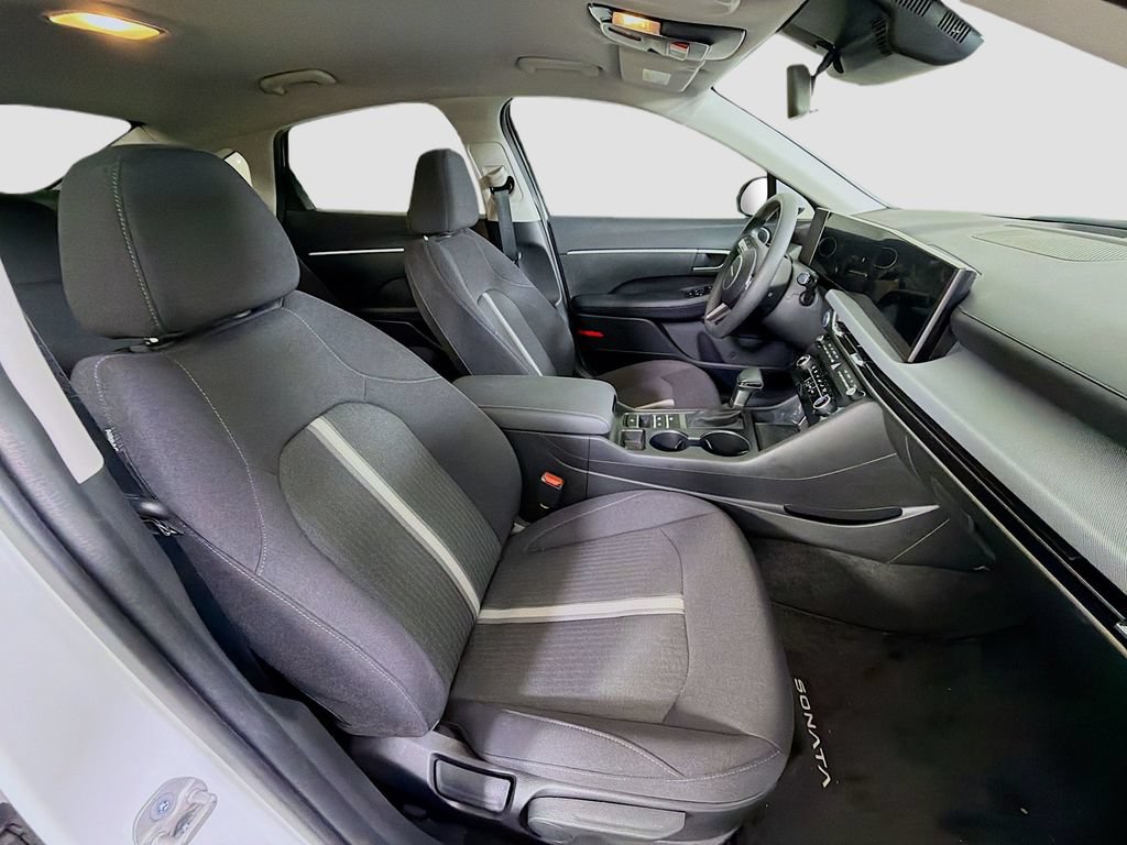 Used 2025 Hyundai Sonata SE FWD image 27