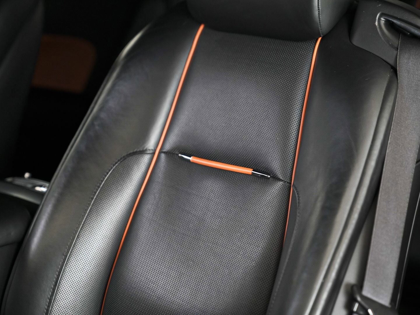 Used 2020 Rolls-Royce Dawn image 12