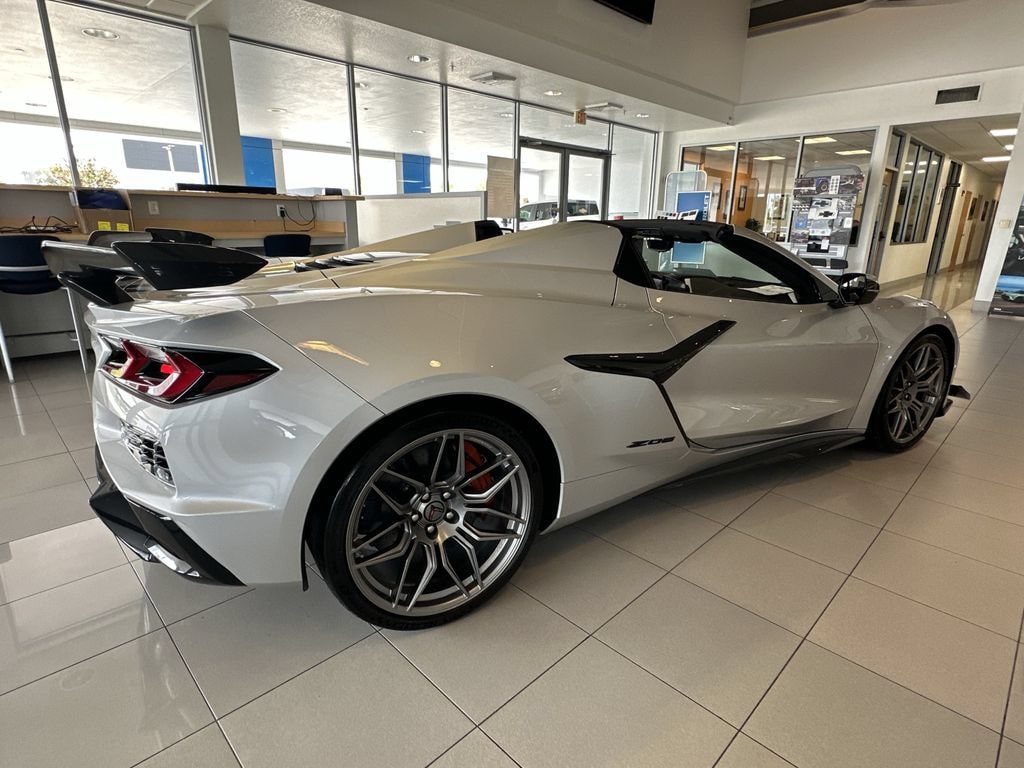 New 2027 Chevrolet Corvette Z06 RWD image 9