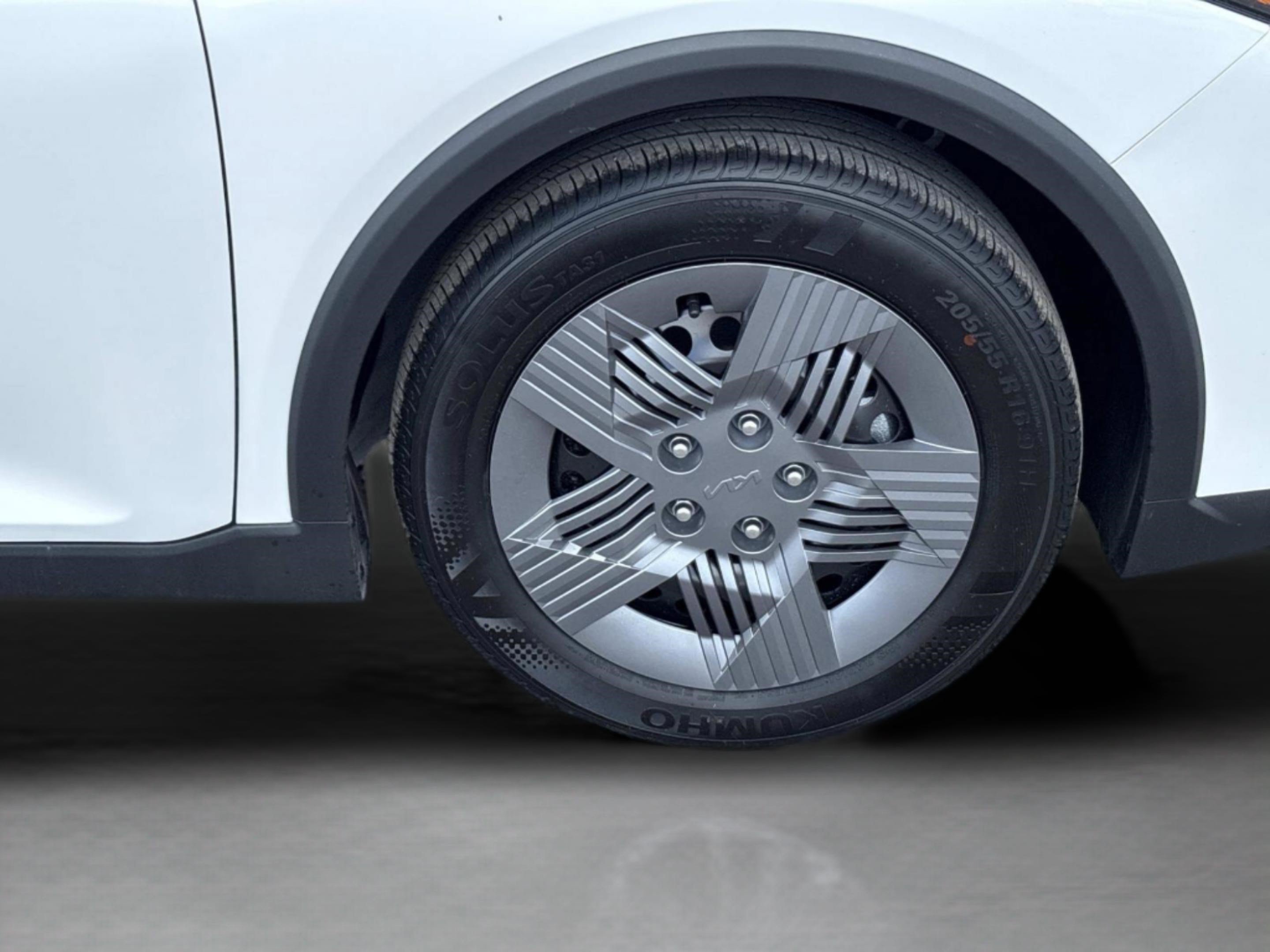 New 2026 Kia K4 FWD image 28