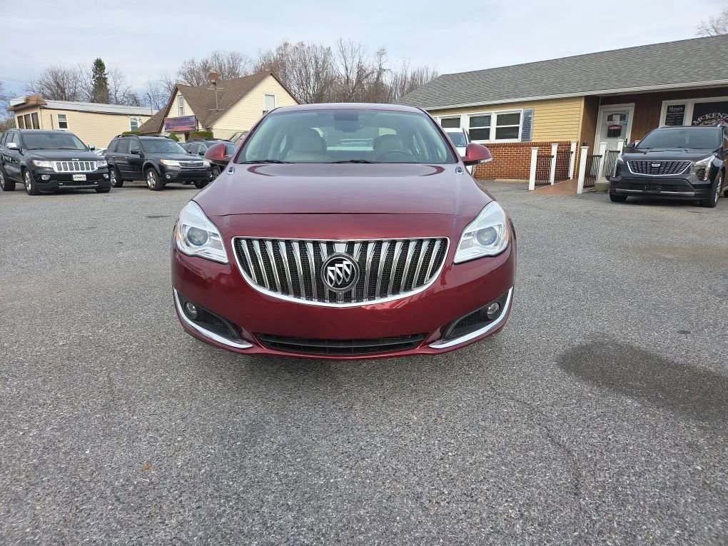 Used 2016 Buick Regal image 2