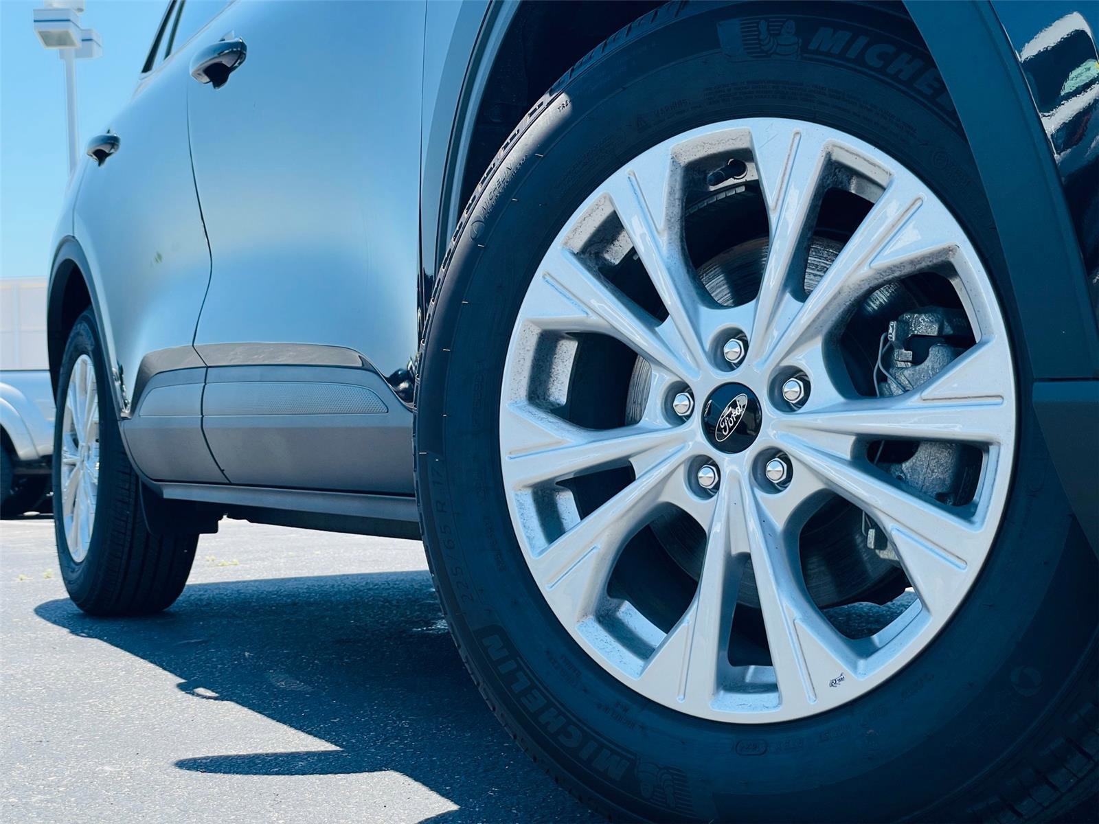 New 2024 Ford Escape Active FWD image 2