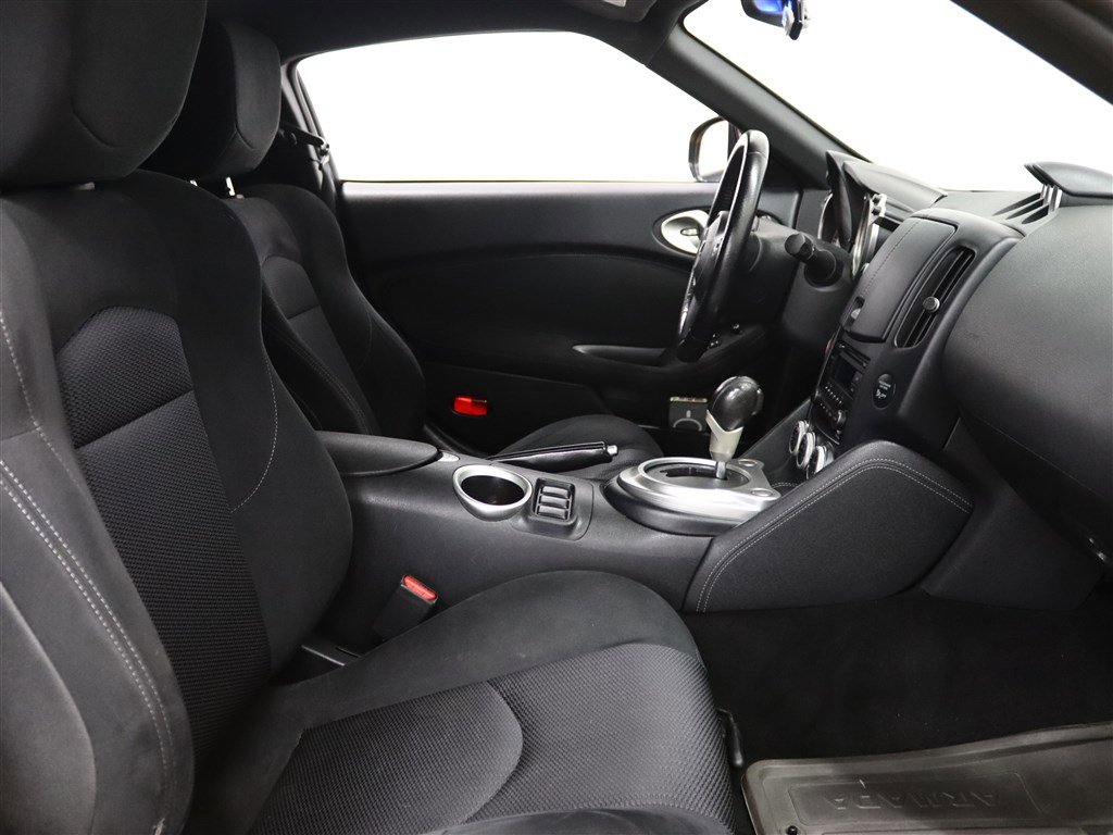 Used 2017 Nissan 370Z Coupe image 12