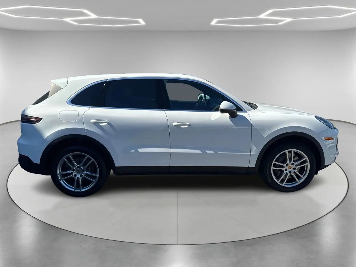 Used 2023 Porsche Cayenne image 4