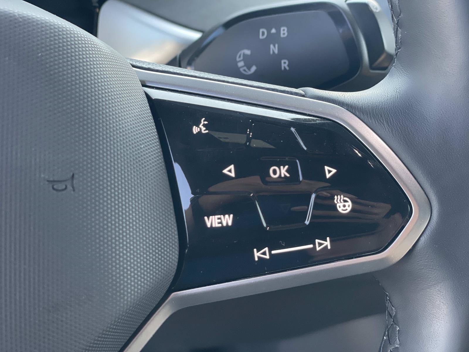 Certified 2025 Volkswagen ID. Buzz Pro S RWD image 9