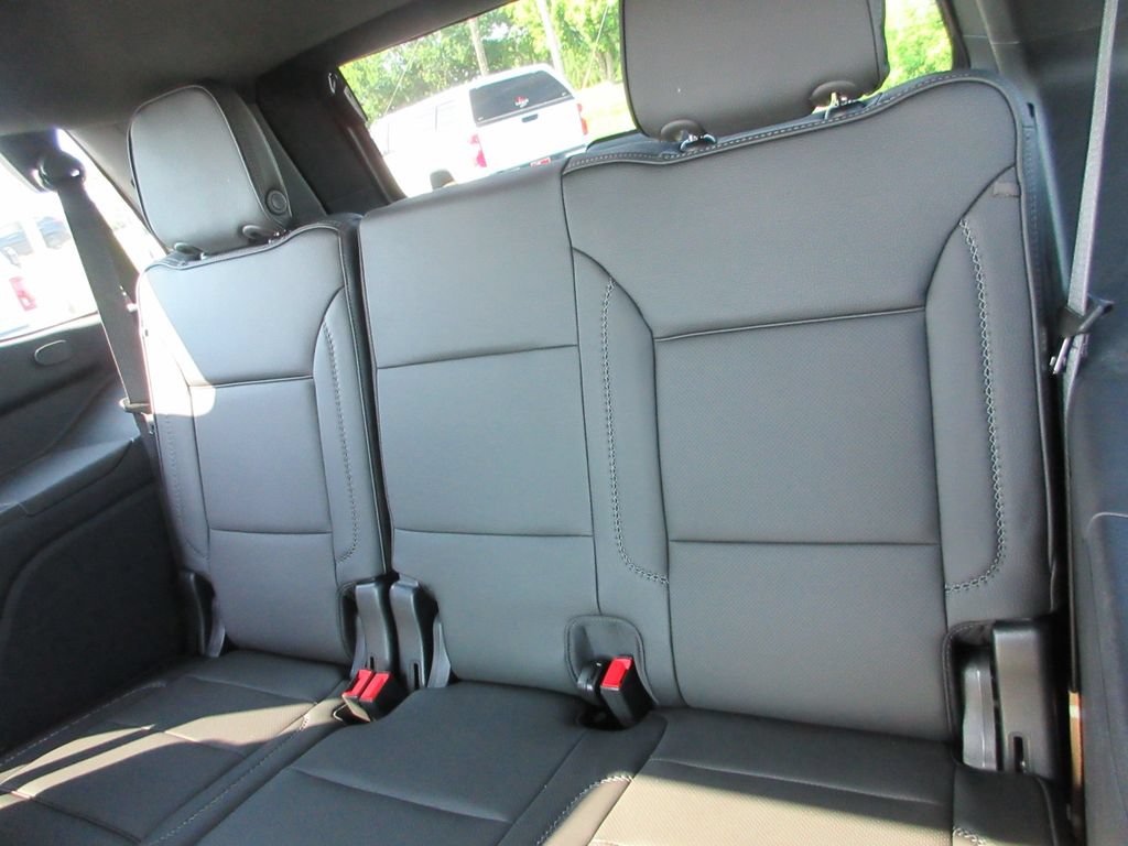 Certified 2022 GMC Yukon Denali w/ Denali Premium Package AWD/4WD image 24