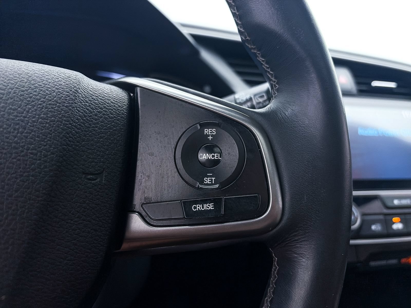 Used 2017 Honda Civic EX-L image 28