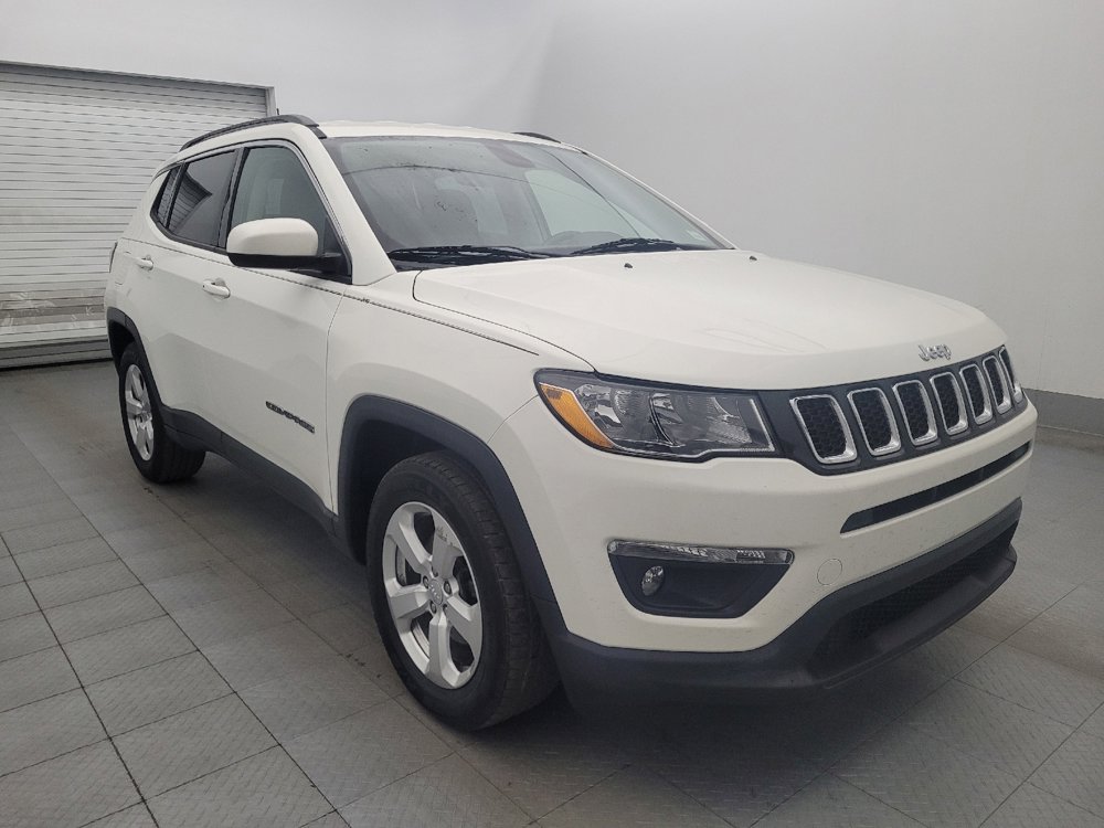 Used 2017 Jeep Compass Latitude FWD image 13