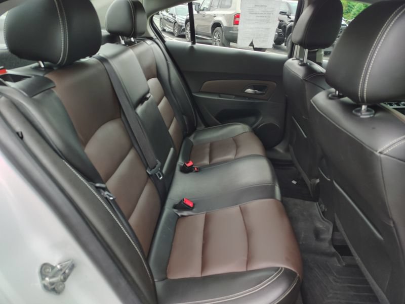 Used 2015 Chevrolet Cruze LT FWD image 17