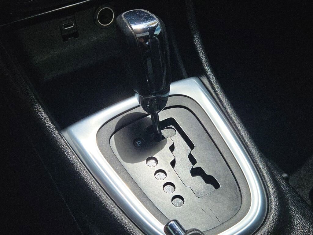 Used 2013 Chrysler 200 Limited w/ Sun/Sound Group FWD image 26