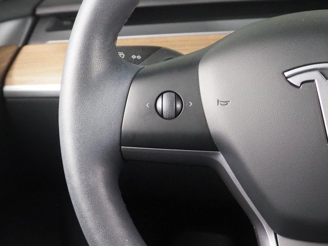 Used 2023 Tesla Model Y Long Range AWD/4WD image 21