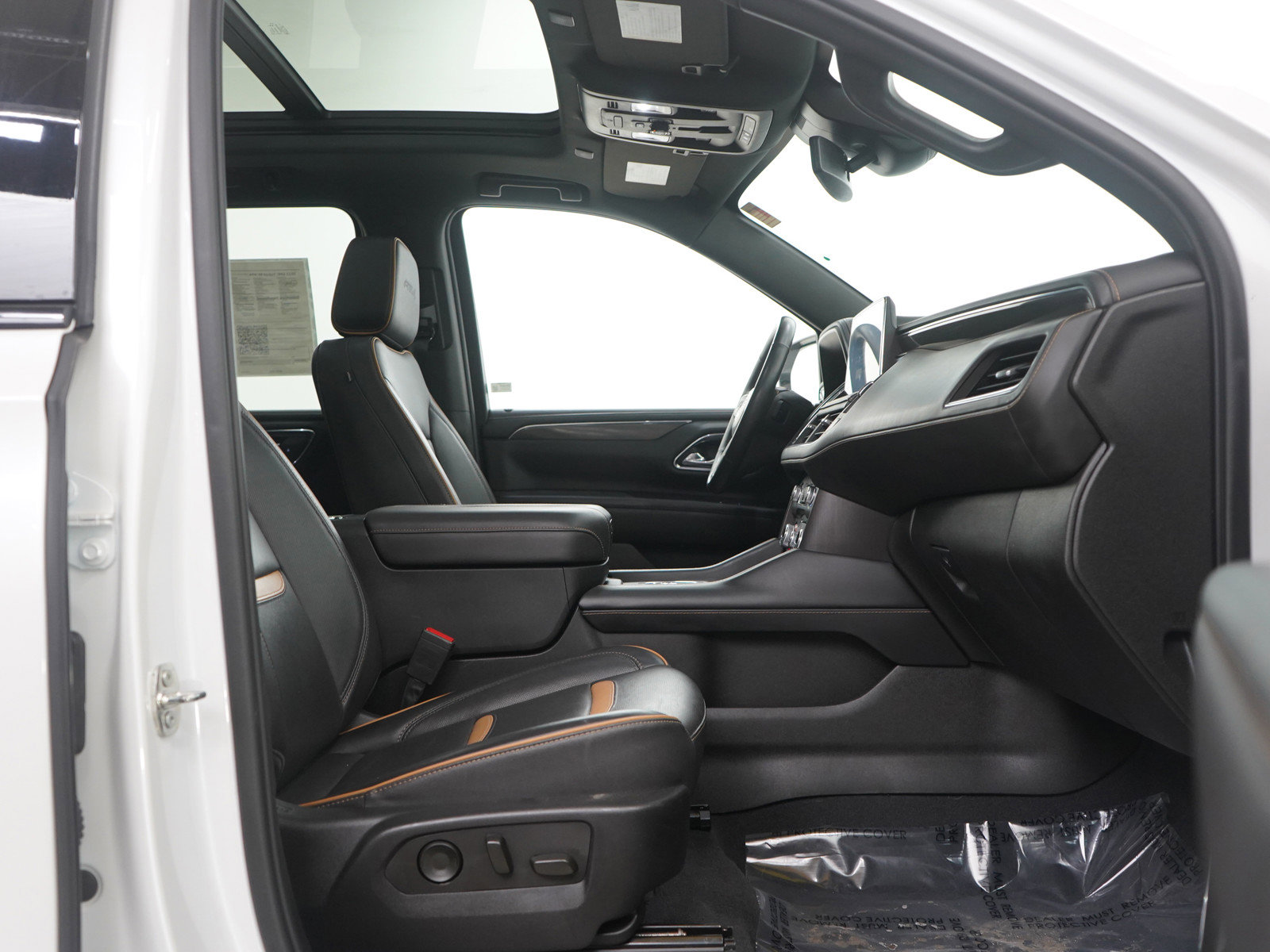 Used 2023 GMC Yukon XL AT4 w/ AT4 Premium Plus Package image 11