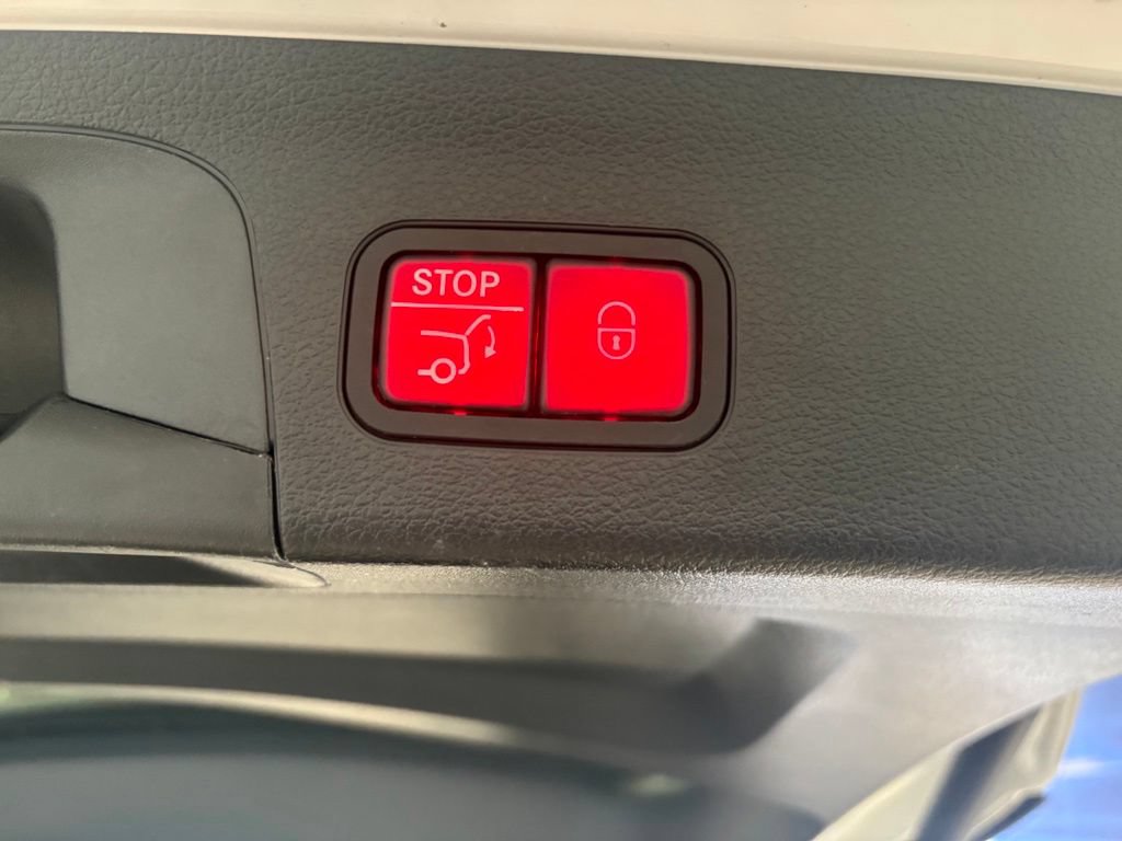 Used 2024 Mercedes-Benz GLS 450 4MATIC image 25