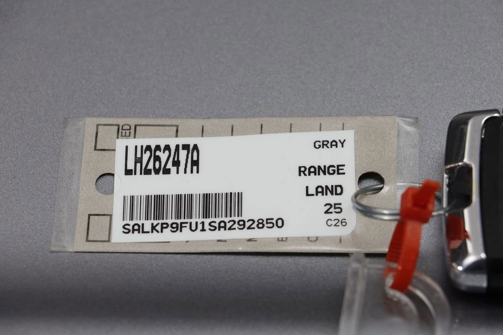 Used 2025 Land Rover Range Rover SE image 26