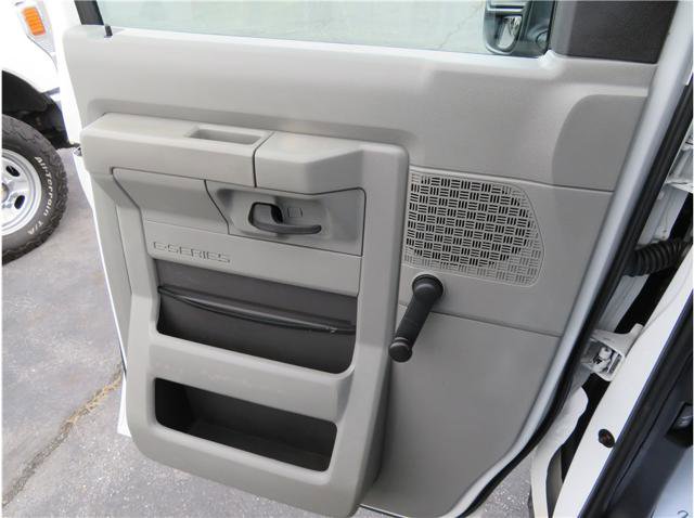Used 2016 Ford E-350 and Econoline 350 Super Duty RWD image 14