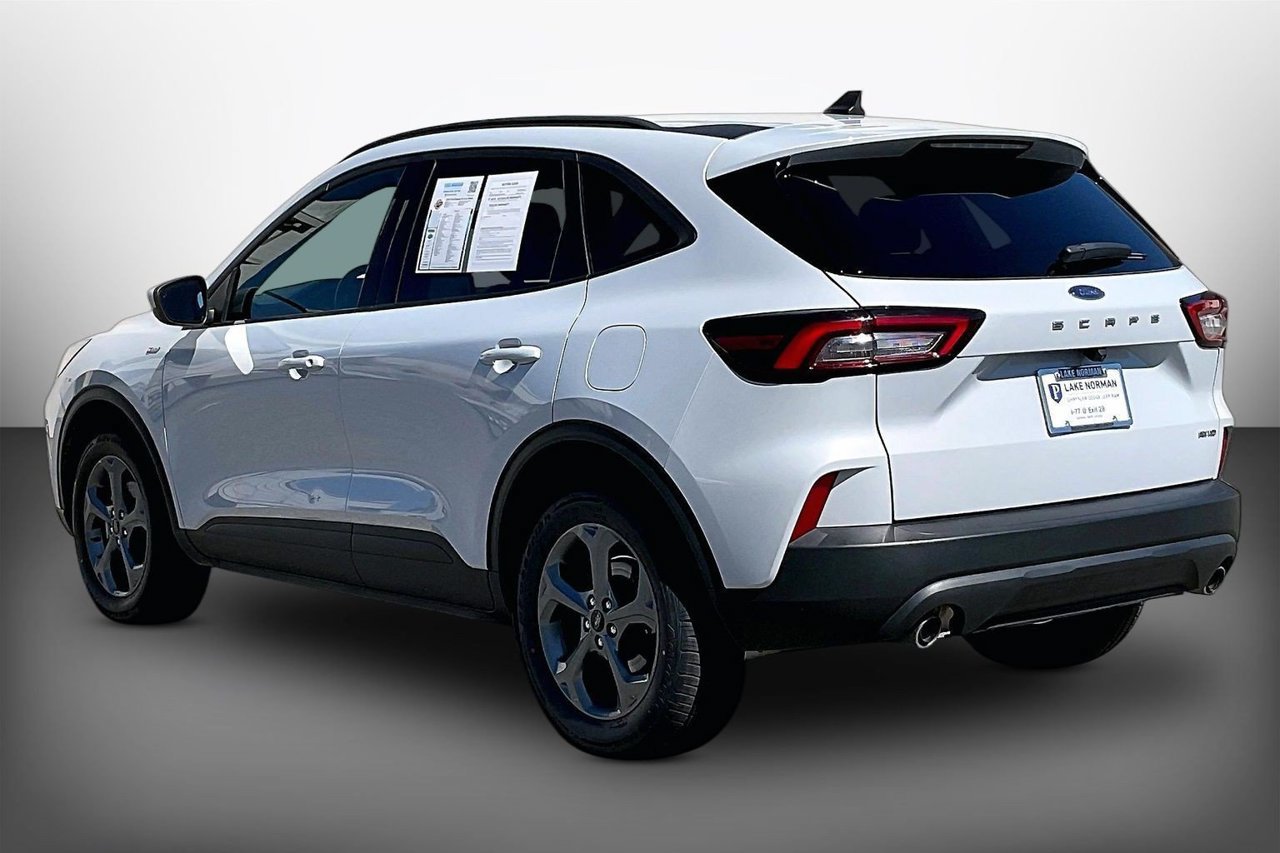 Used 2025 Ford Escape ST-Line Select AWD/4WD image 6