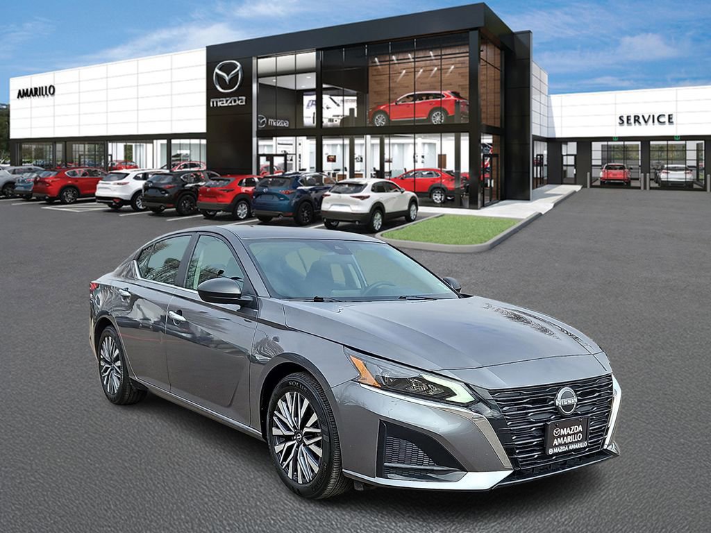 Used 2025 Nissan Altima 2.5 SV image 1