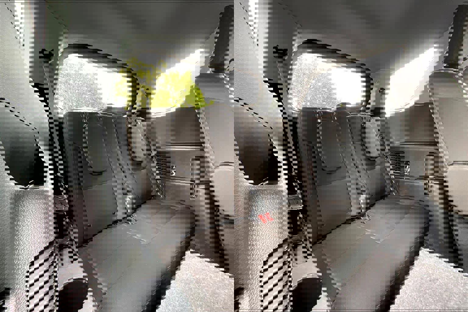 Used 2023 Ford Explorer XLT image 27