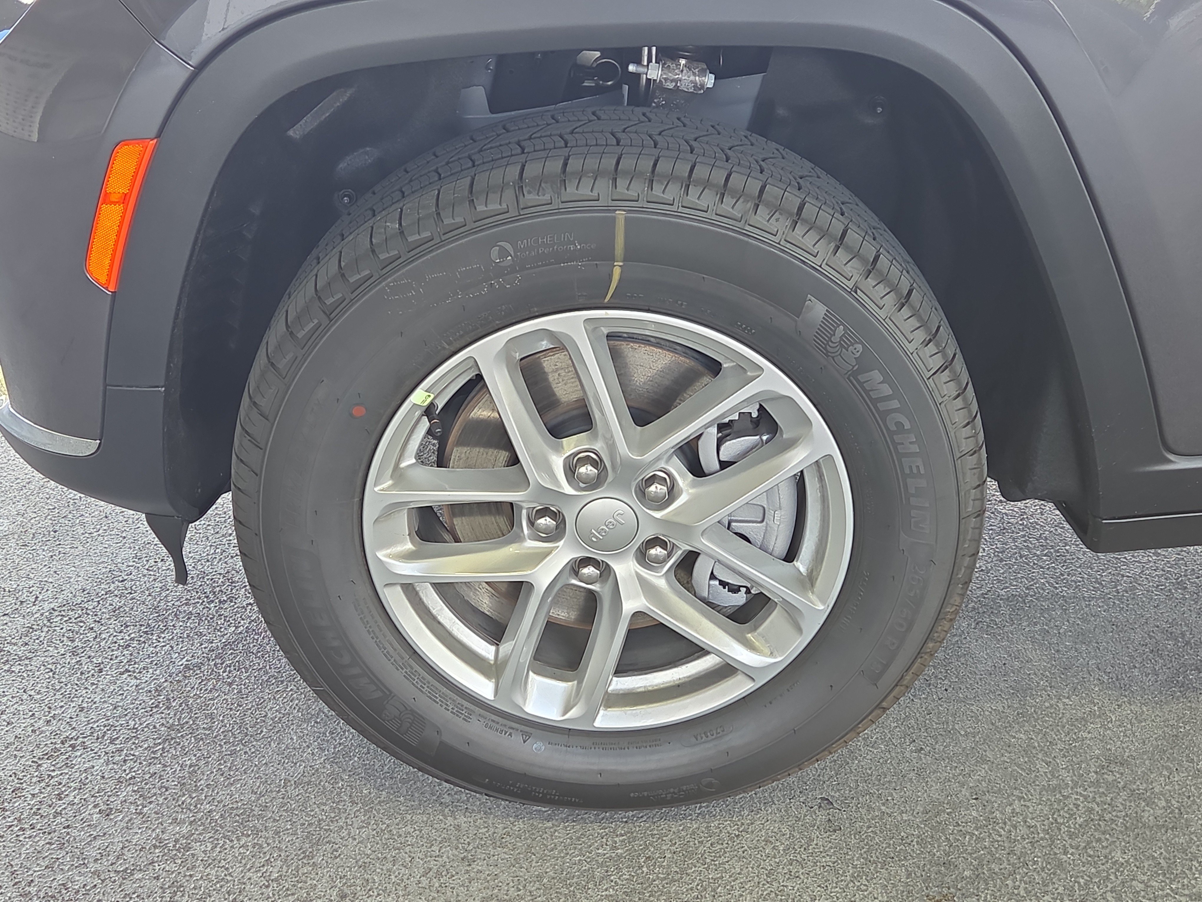 New 2025 Jeep Grand Cherokee L Laredo RWD image 11