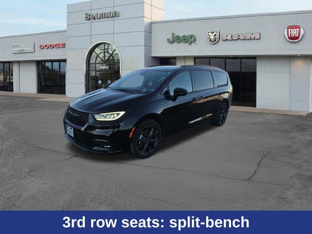 Used 2025 Chrysler Pacifica Limited FWD image 6