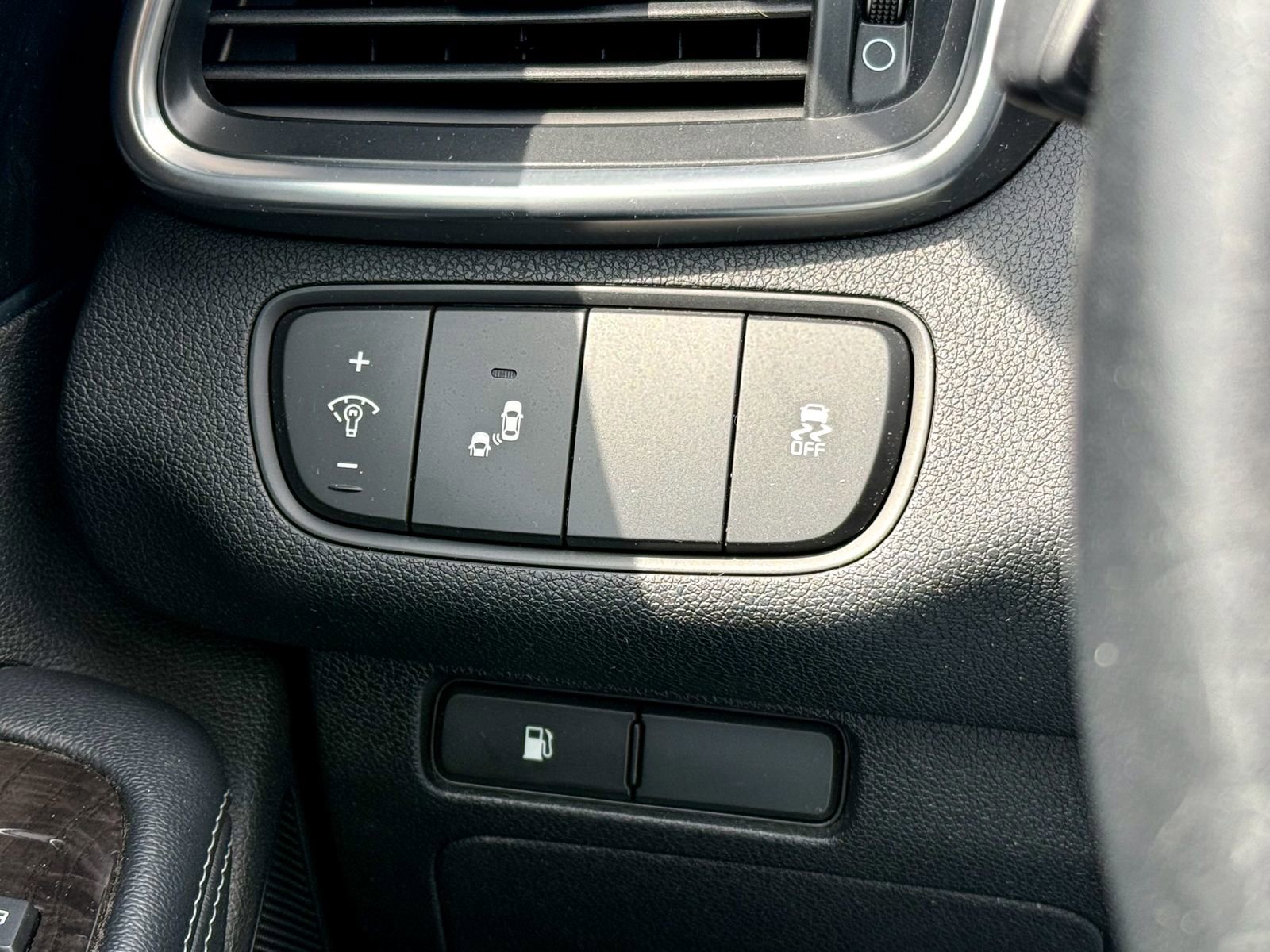 Certified 2017 Kia Sorento EX image 32