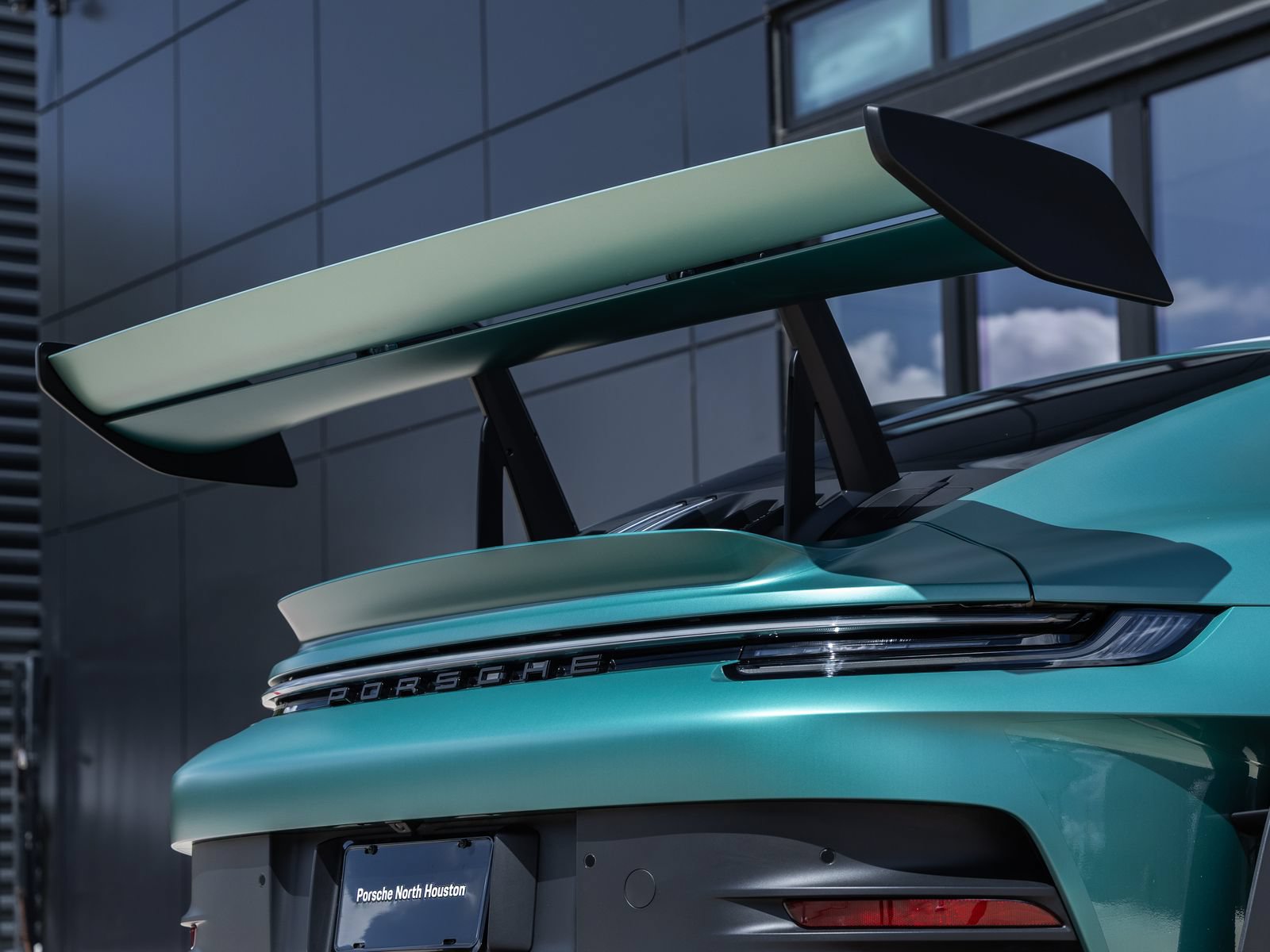 Certified 2024 Porsche 911 GT3 RS RWD image 17