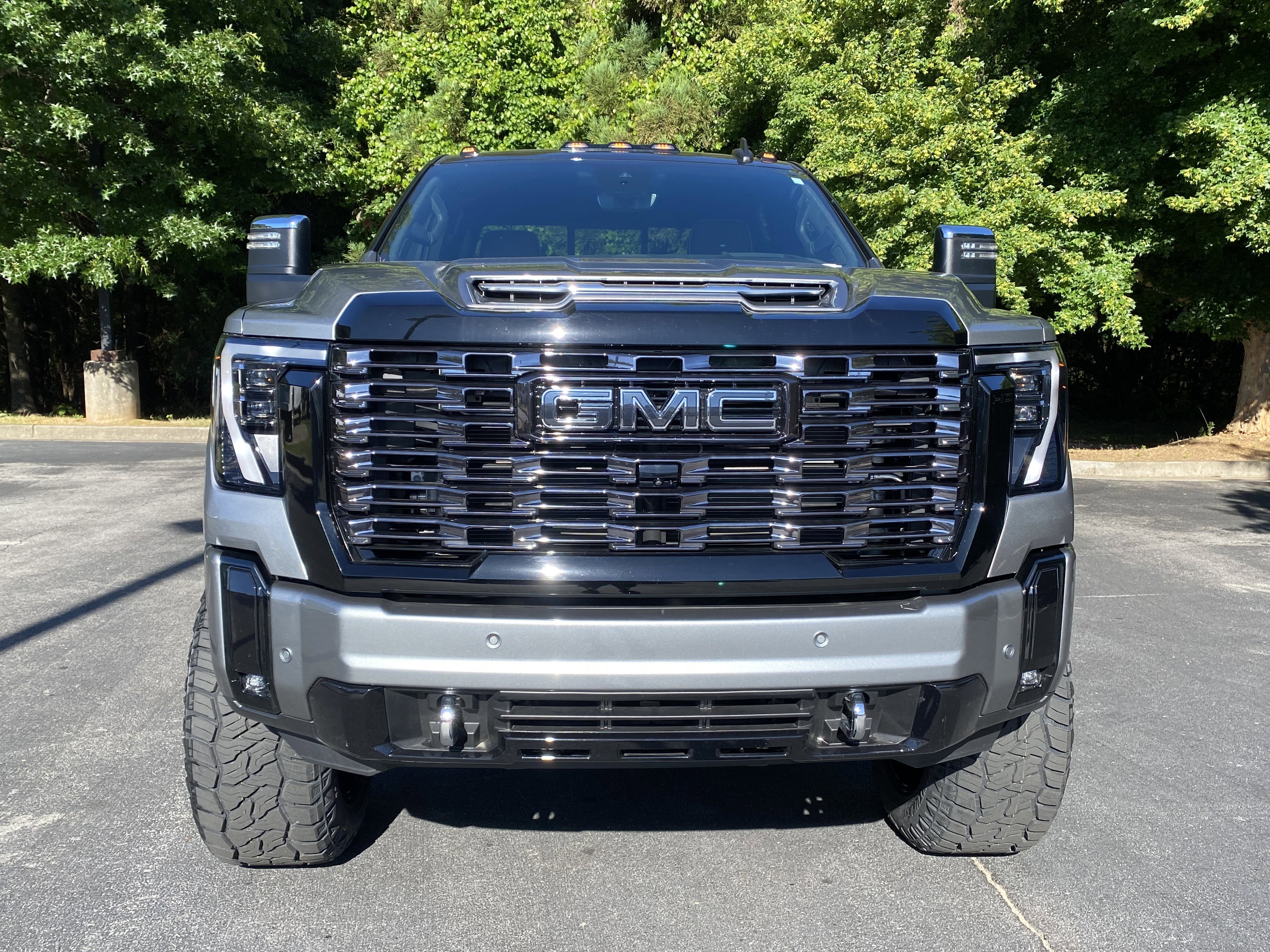 Used 2025 GMC Sierra 2500 Denali Ultimate AWD/4WD image 3
