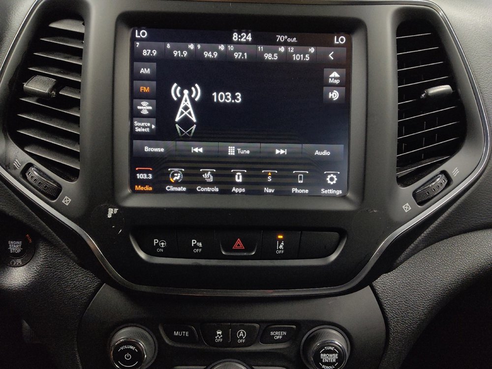 Used 2023 Jeep Cherokee Altitude Lux image 25