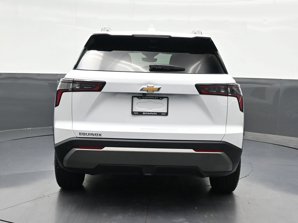 Used 2025 Chevrolet Equinox LT w/ Safety and Technology Package FWD image 4