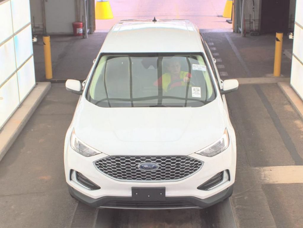 Used 2023 Ford Edge SEL AWD/4WD image 3