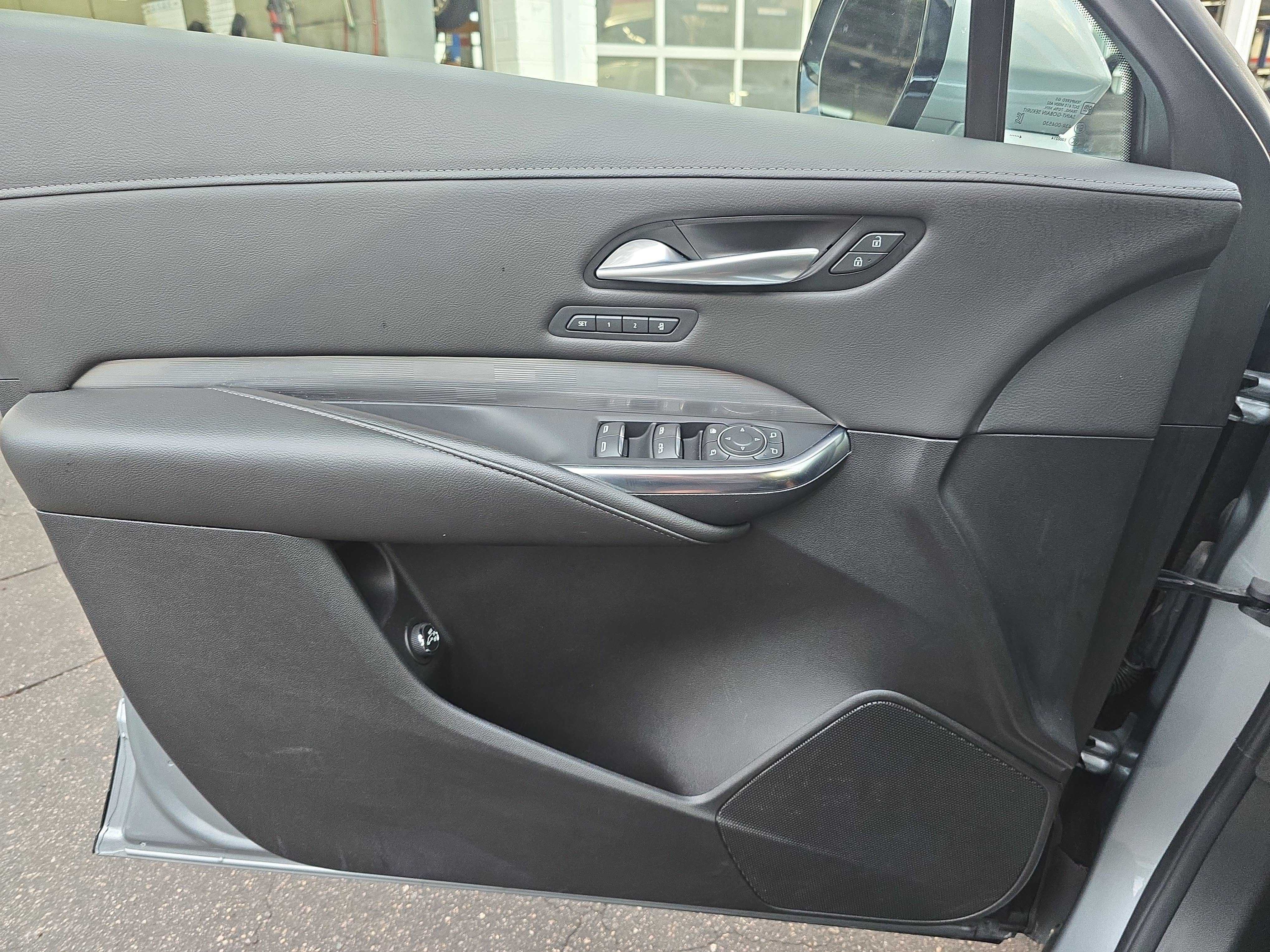Used 2025 Cadillac XT4 Premium Luxury FWD image 27