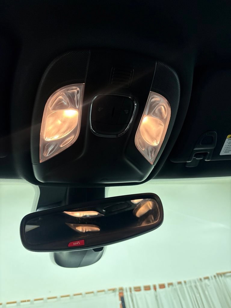 Used 2024 Jeep Compass Latitude AWD/4WD image 15