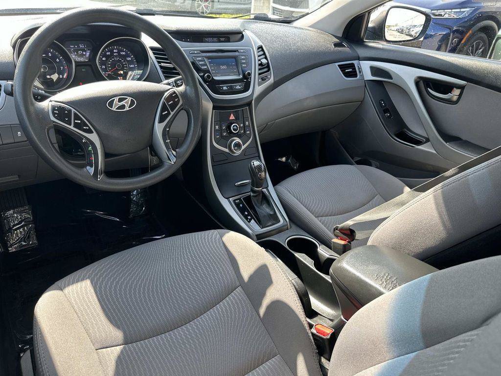 Used 2016 Hyundai Elantra SE w/ Option Group 02 FWD image 11
