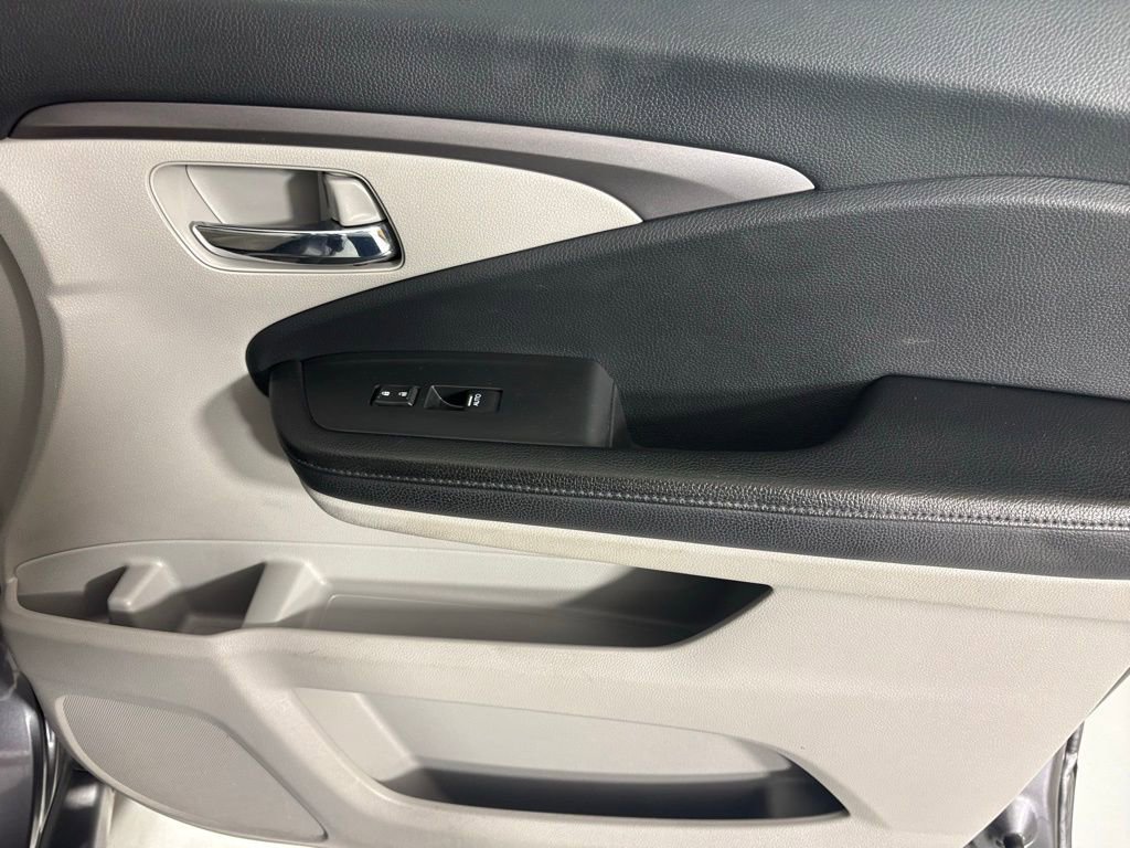 Used 2017 Honda Pilot EX image 12