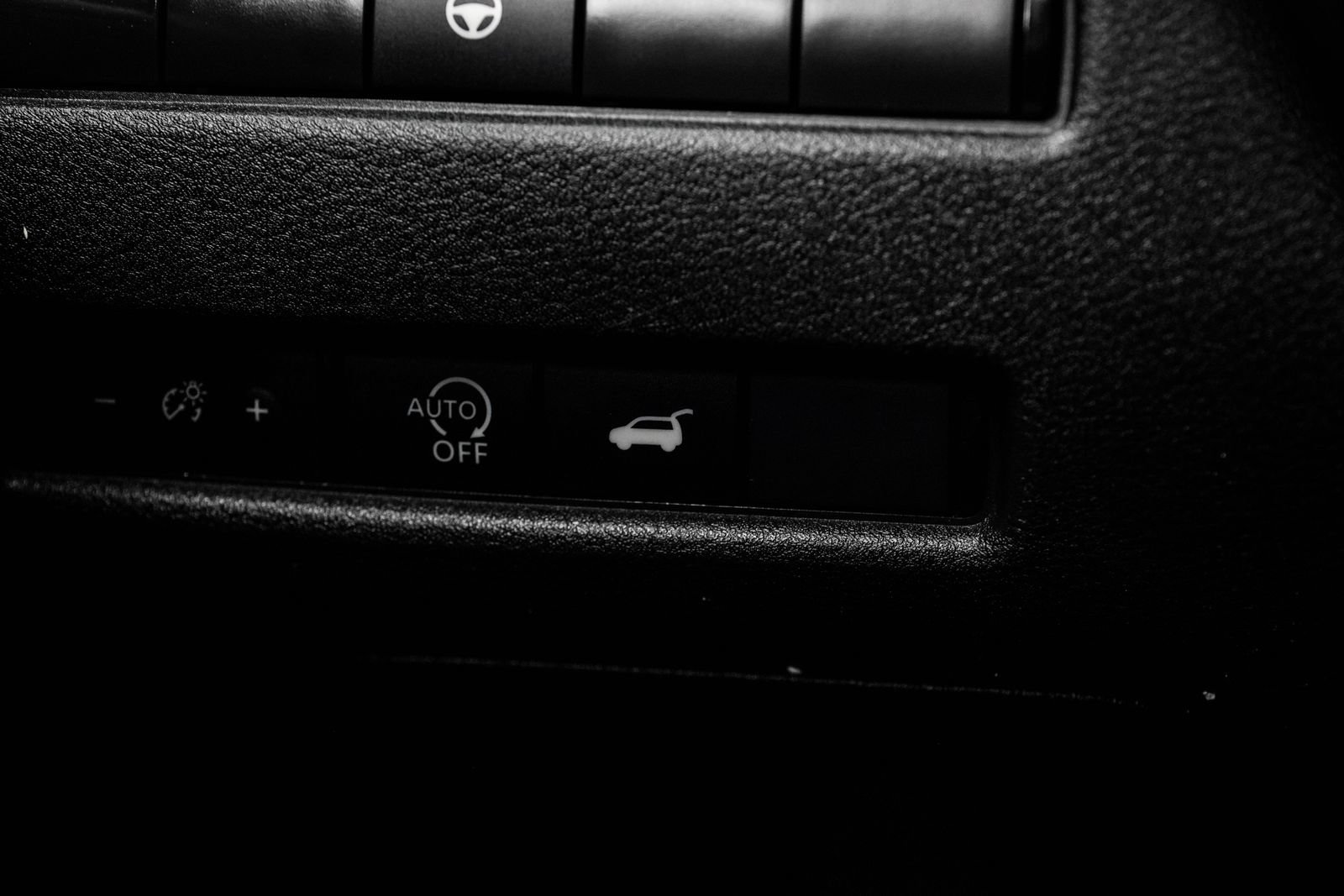 Used 2023 Nissan Rogue SL w/ SL Premium Package FWD image 32