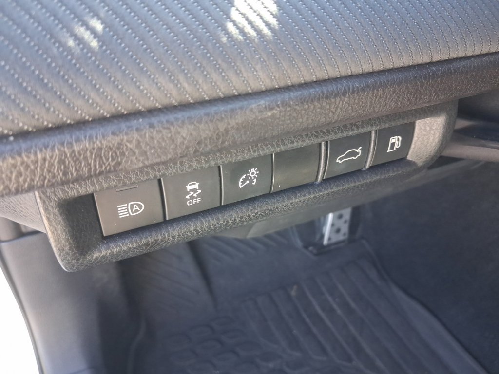Used 2025 Toyota Camry SE w/ Convenience Package FWD image 25