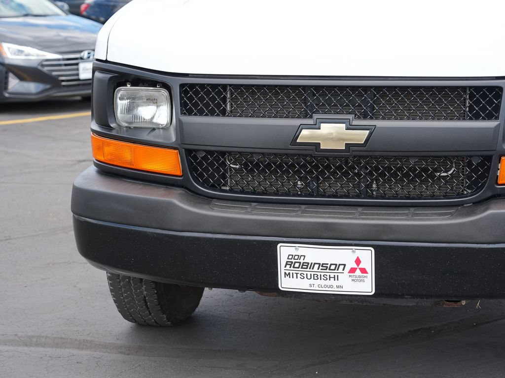 Used 2017 Chevrolet Express 2500 RWD image 9