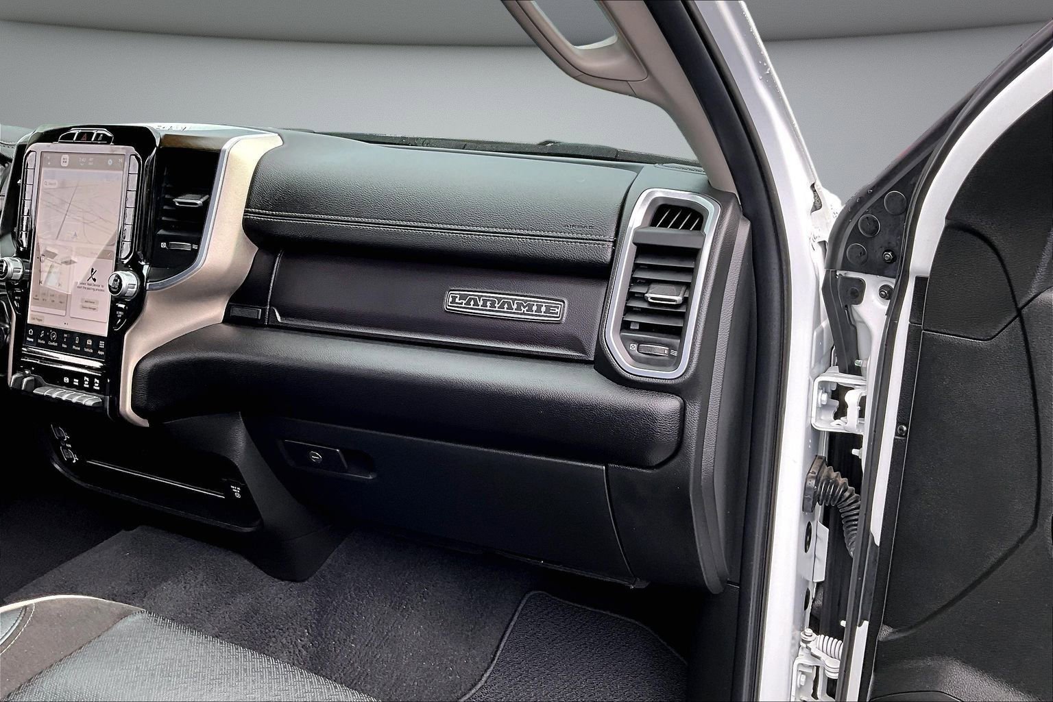 Used 2024 RAM 2500 Laramie AWD/4WD image 26