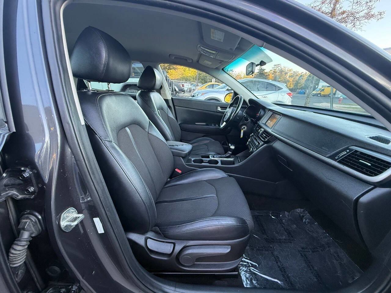 Used 2018 Kia Optima S image 29