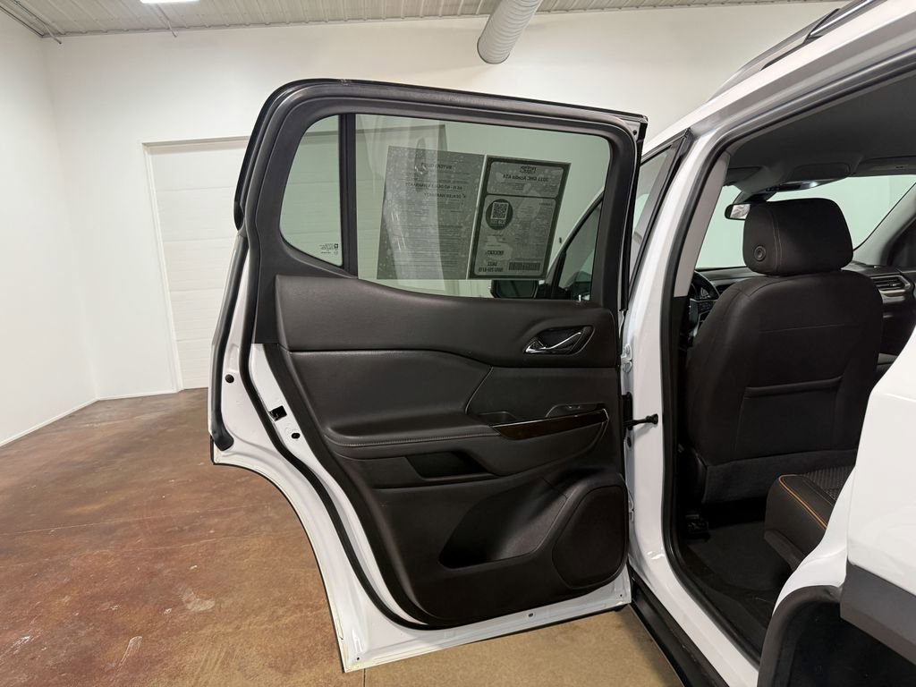 Used 2023 GMC Acadia AT4 image 46