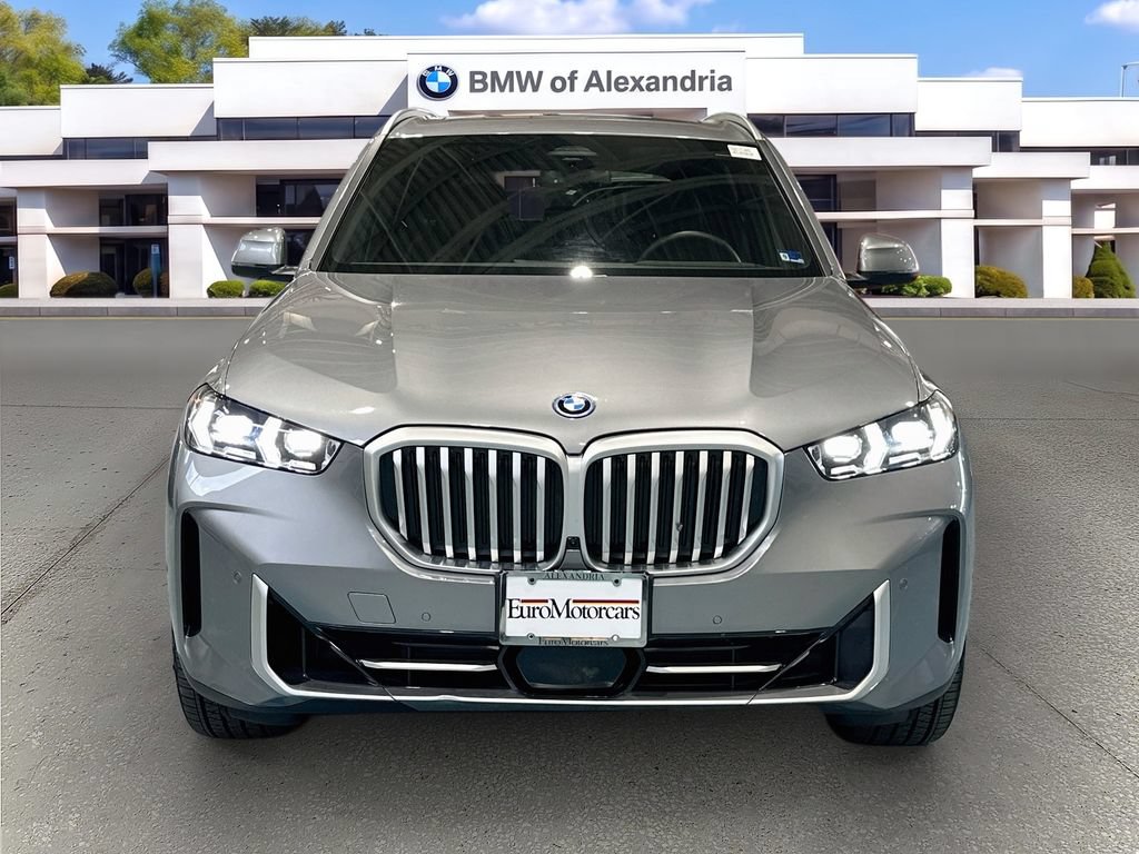 Used 2026 BMW X5 xDrive50e AWD/4WD image 2