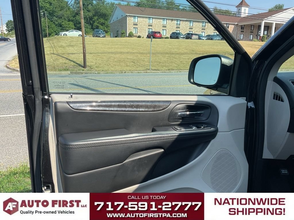 Used 2017 Dodge Grand Caravan SE FWD image 5