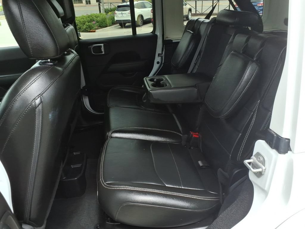 Used 2022 Jeep Wrangler Unlimited Sahara w/ Cold Weather Group AWD/4WD image 29
