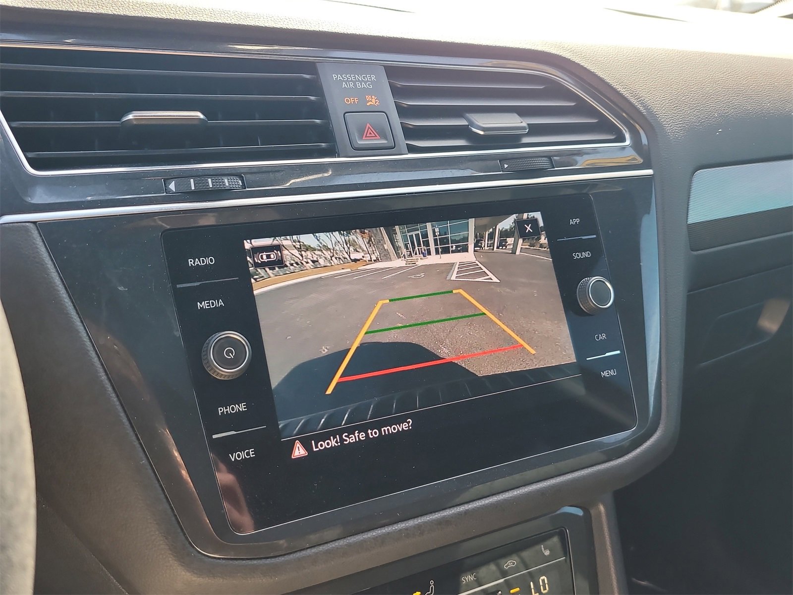 Used 2023 Volkswagen Tiguan SE R-Line image 25