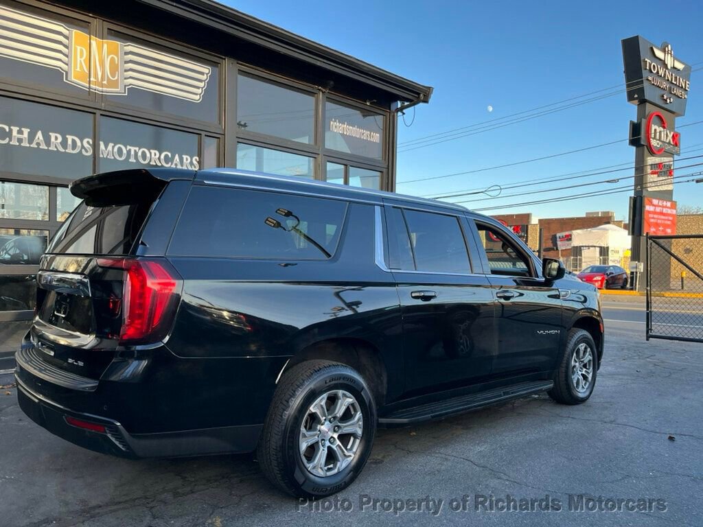Used 2022 GMC Yukon XL SLE image 2