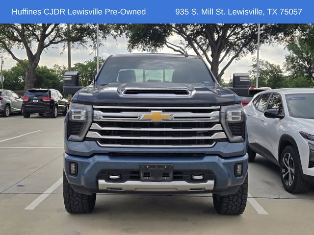 Used 2024 Chevrolet Silverado 2500 High Country w/ High Country Premium Package AWD/4WD image 2