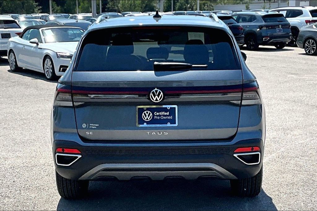 Certified 2025 Volkswagen Taos SE w/ Panoramic Sunroof Package image 6