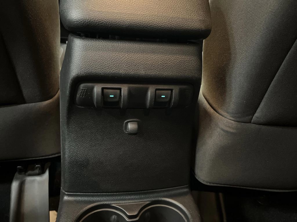 Used 2016 Jeep Wrangler Unlimited Rubicon image 26