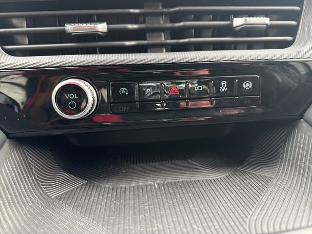 Used 2025 Ford Explorer ST-Line w/ ST-Line Street Pack image 24